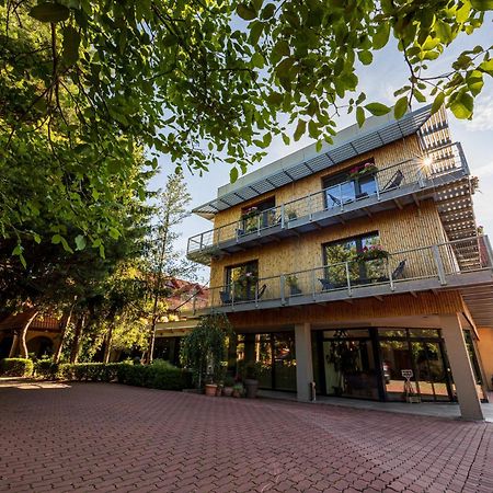 Hotel Frydl Praha Bagian luar foto