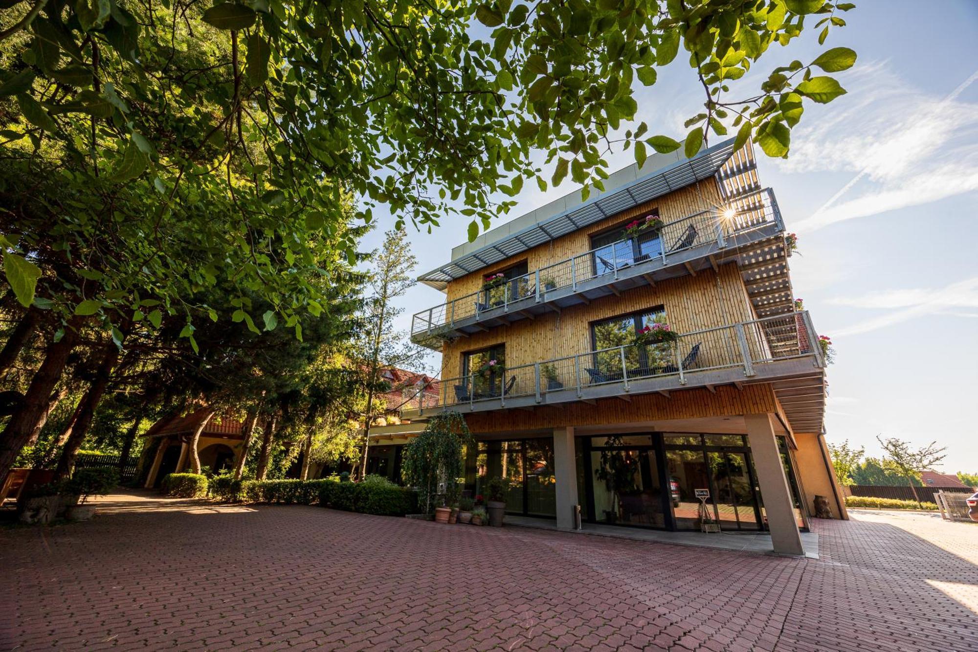 Hotel Frydl Praha Bagian luar foto